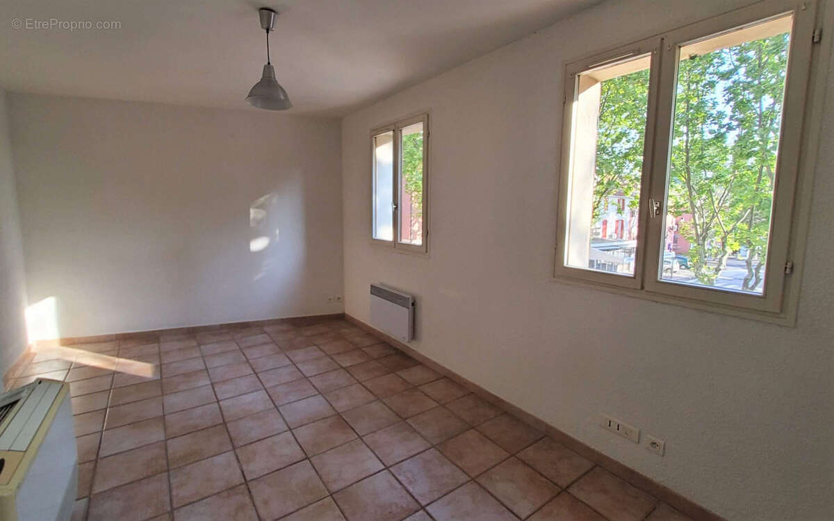 Appartement à CUERS