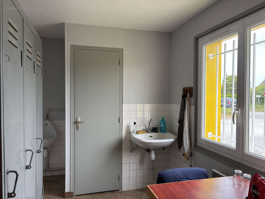 Local professionnel de 350 m2 - secteur le mele sur sarthe - photo 3