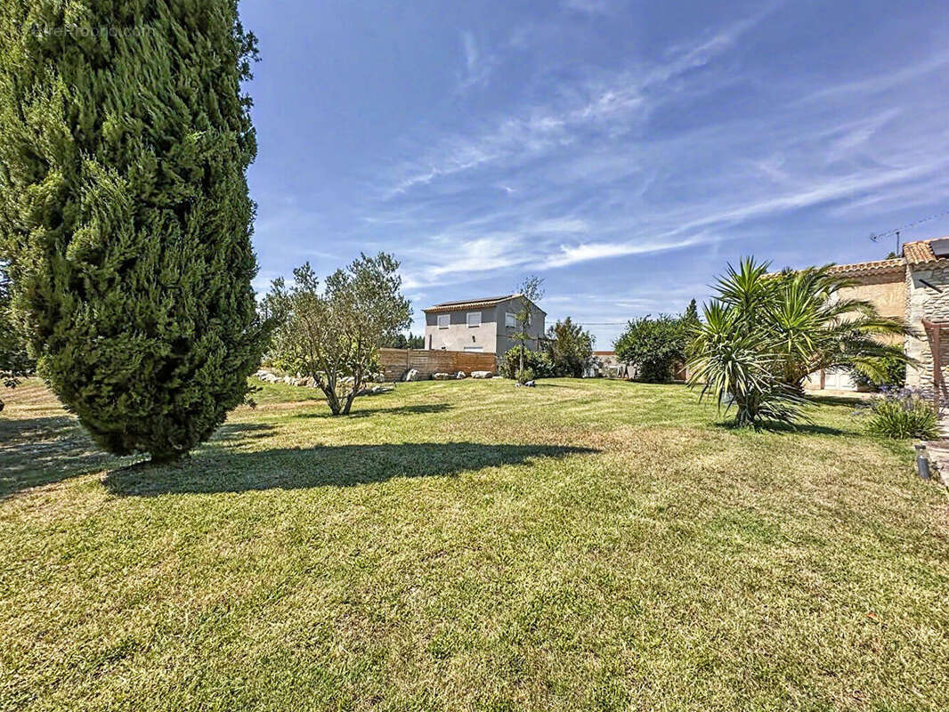 Maison de caractère avec gîte indépendant, piscine, garage et 5 000 m² à vendre à Moulès - photo 12