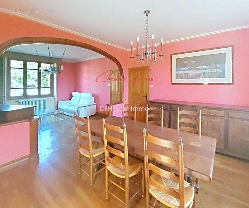 Maison à LOUVIGNE-DU-DESERT