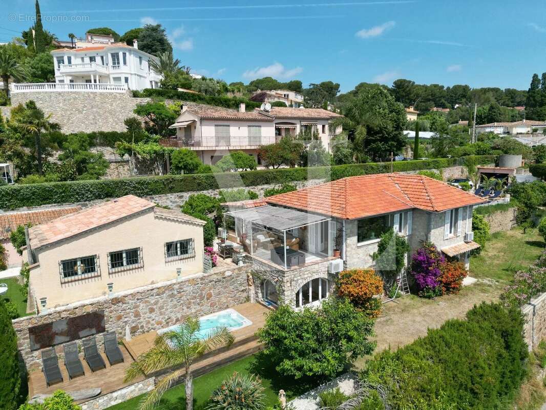 Maison à VALLAURIS