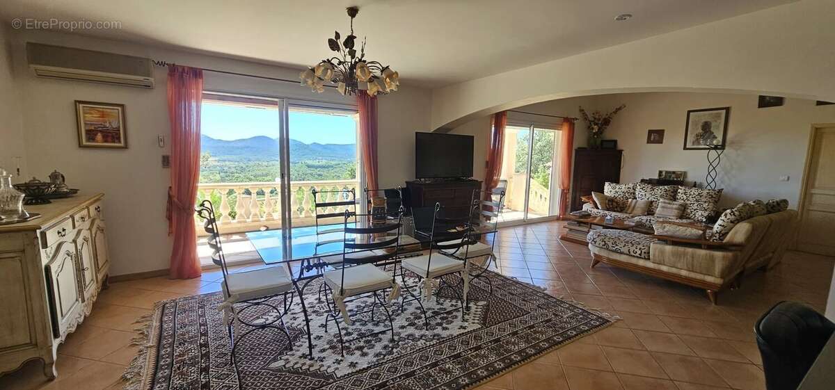 Superbe villa de plain-pied de 126 m² avec piscine à débordement – Garéoult - photo 2