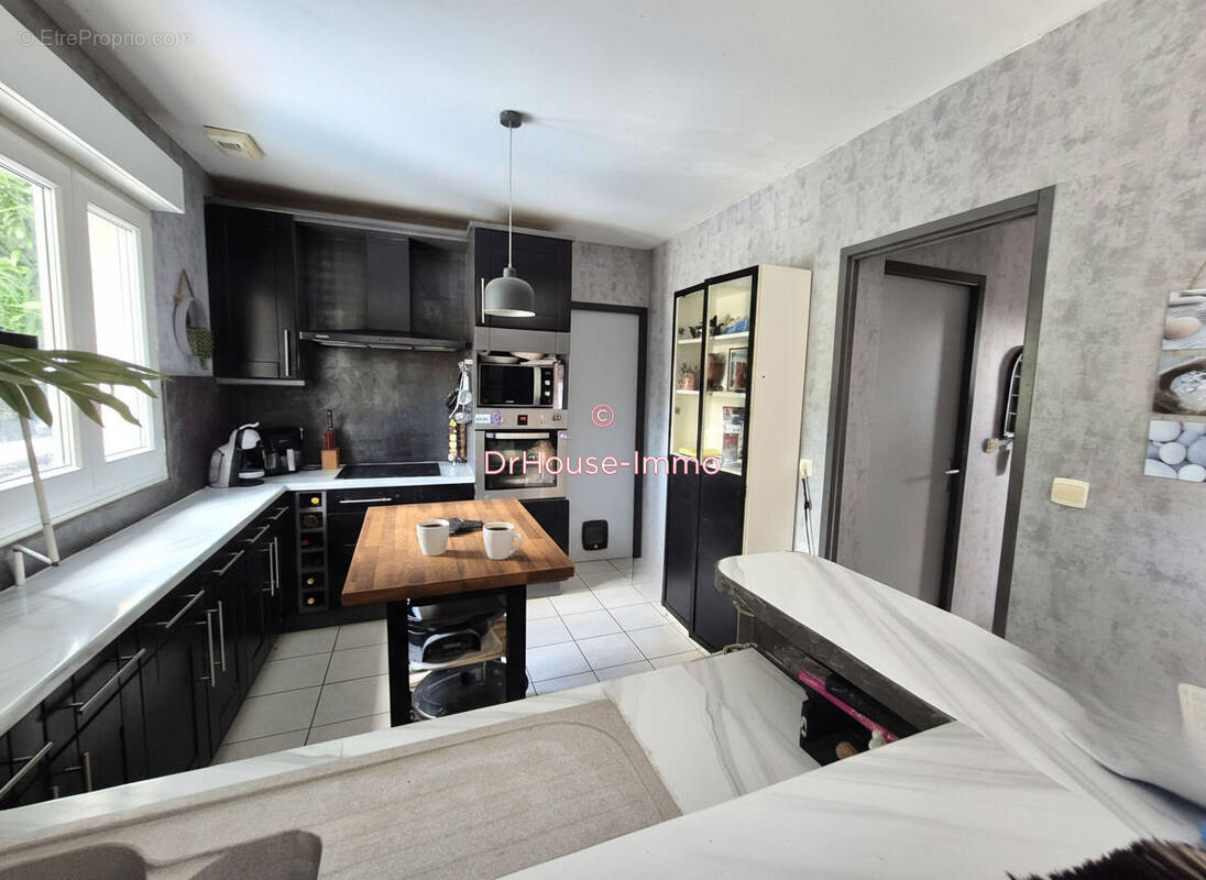 Maison à CRECY-LA-CHAPELLE