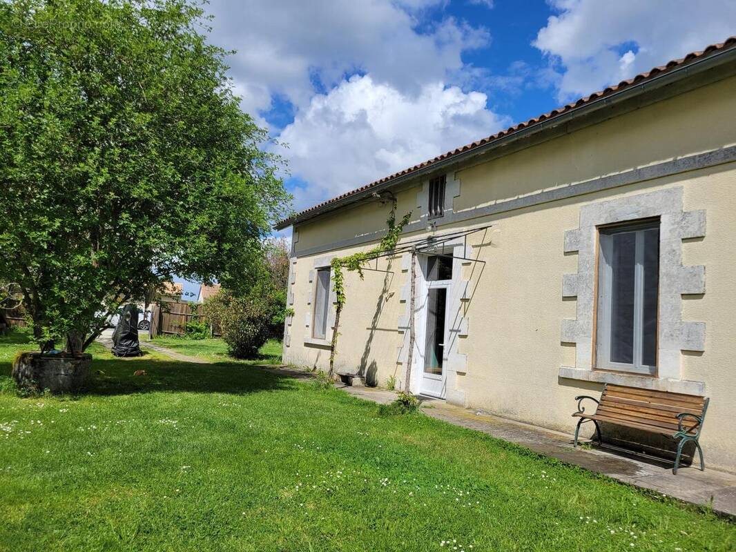 Photo 1 - Maison à SAINT-AIGULIN