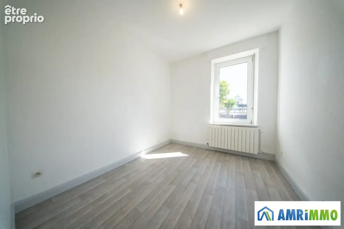 Appartement 72 m² à Crusnes  - photo 5