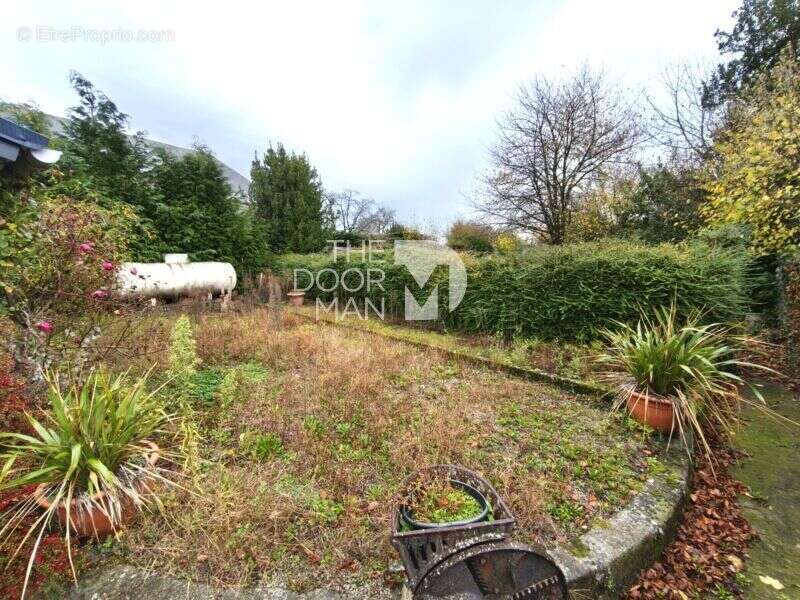 Appartement à LA CHAPELLE-AU-RIBOUL