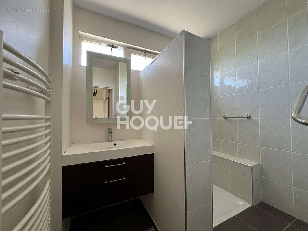 Appartement à DECINES-CHARPIEU