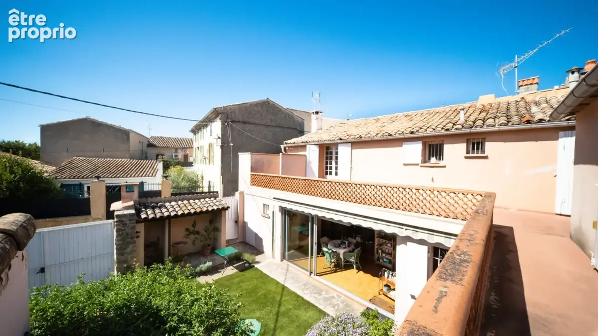 Lançon-de-Provence – Maison de charme T5 de 150 m² avec patio, terrasse panoramique, studio et garage - photo 4