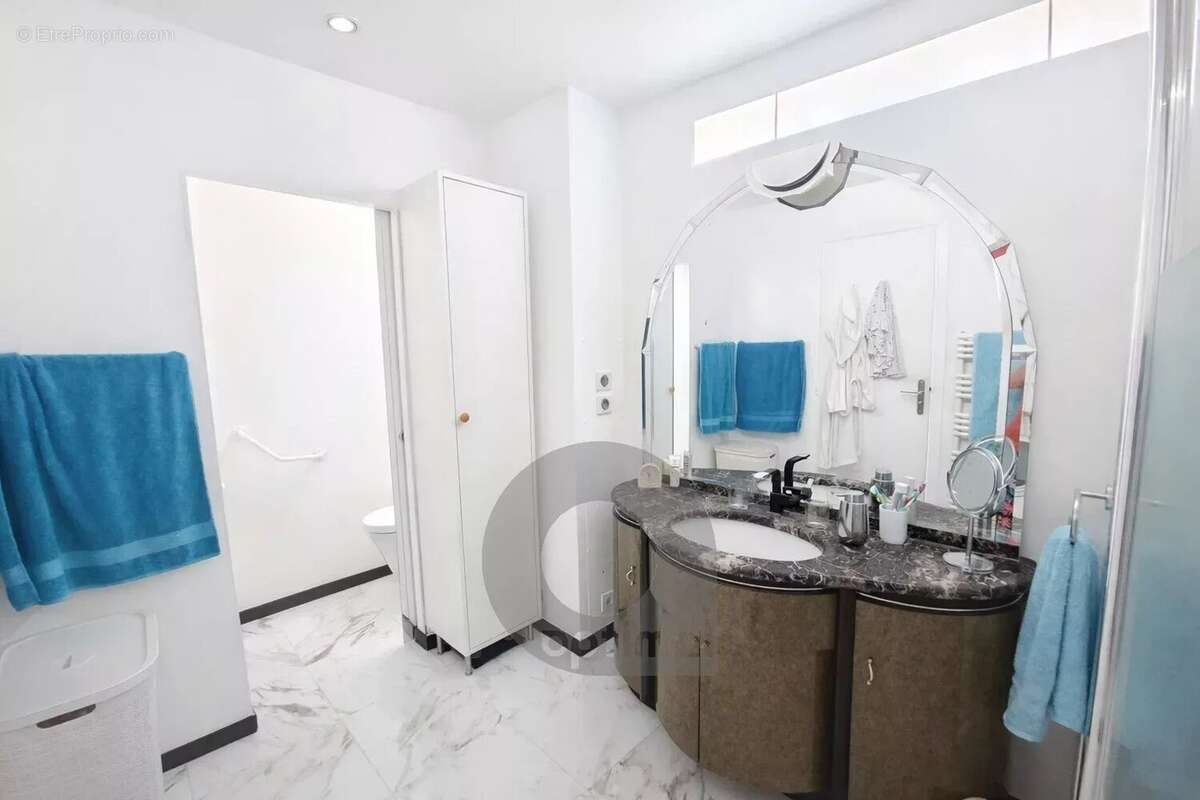 Appartement à ROQUEBRUNE-CAP-MARTIN