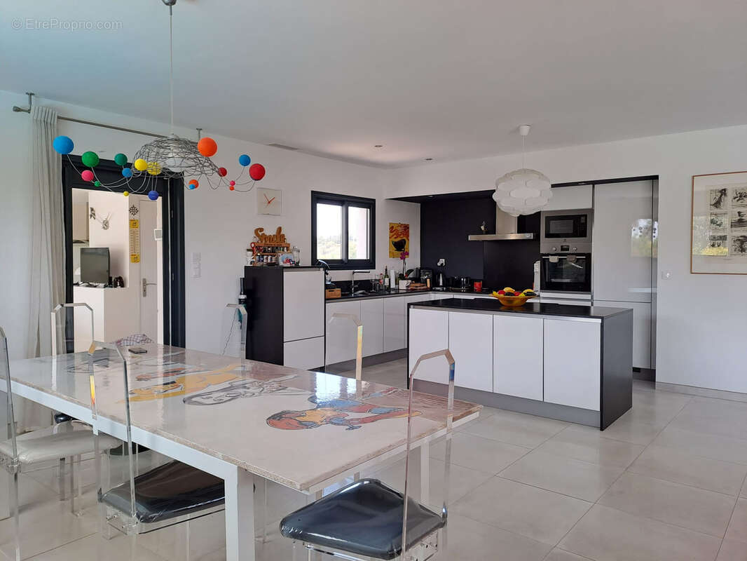 Maison à NISSAN-LEZ-ENSERUNE