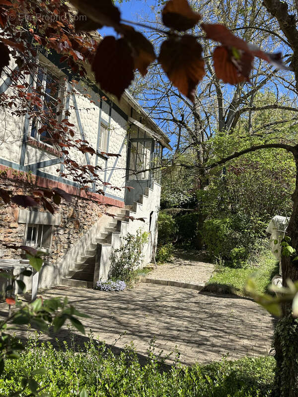 Maison à VAUX-LE-PENIL