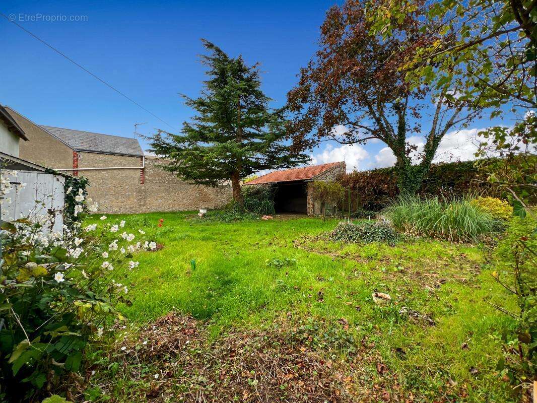 Maison à PERONVILLE