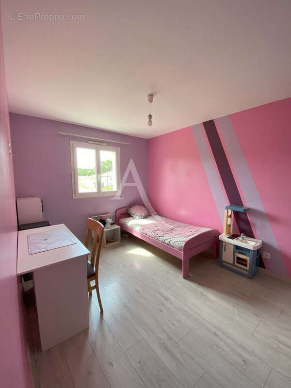 Maison à BEAULIEU-SOUS-LA-ROCHE