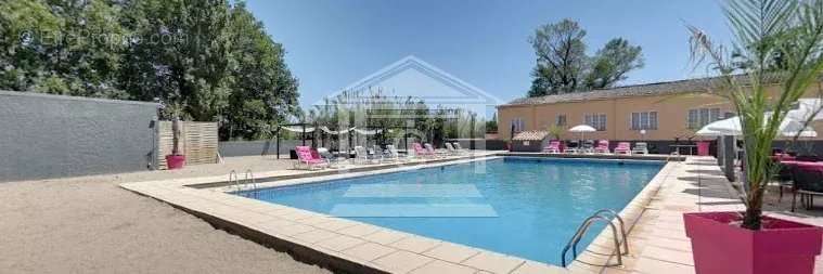 Commerce à TOURRETTES