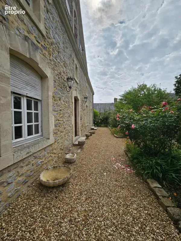 Propriété historique au coeur de Fresnay-sur-Sarthe - photo 4