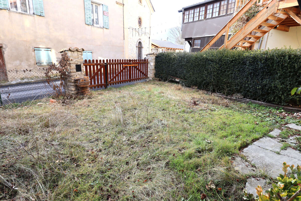 Maison à THORAME-BASSE