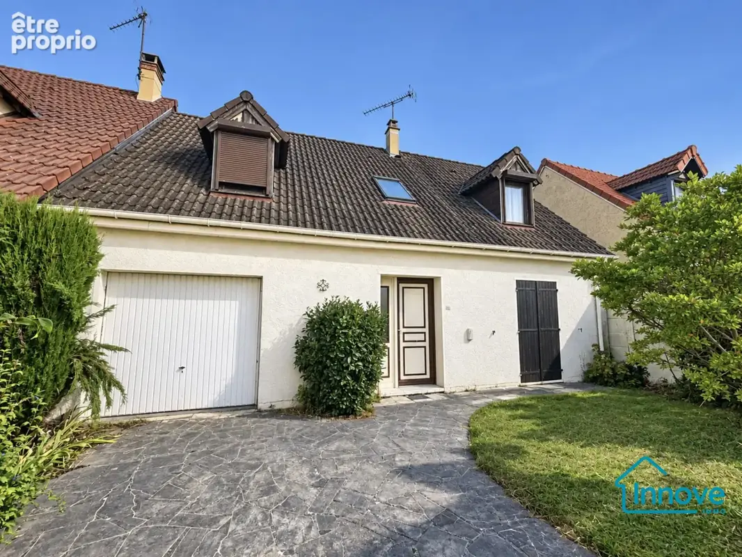Maison à LES CLAYES-SOUS-BOIS