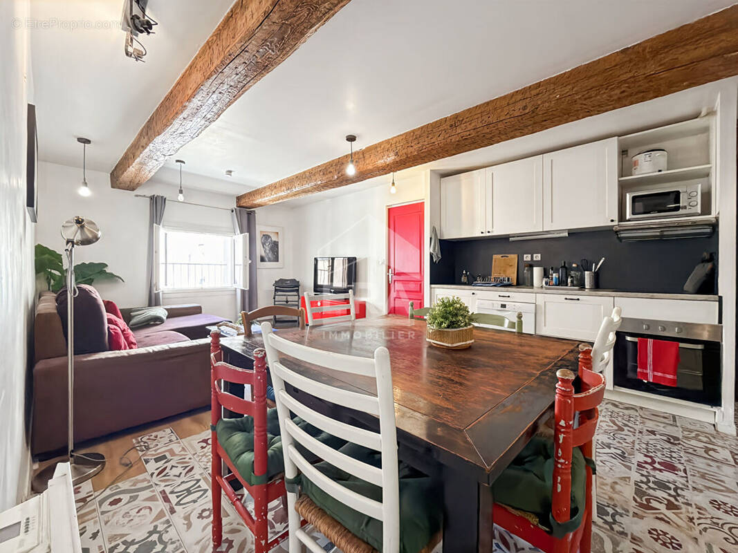 Appartement à MARSEILLE-1E