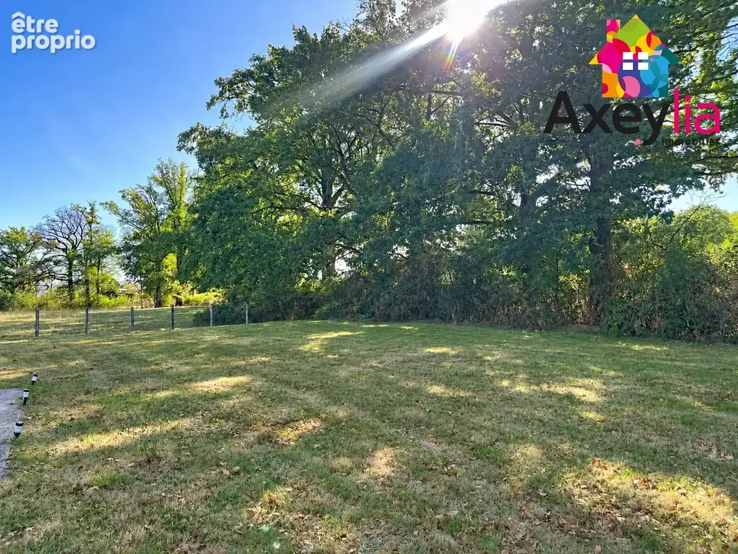 À vendre - pouilly-sous-charlieu- maison familiale sur terrain de 2618 m2 - photo 2