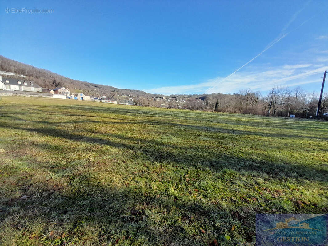 Terrain à SAINT-PE-DE-BIGORRE