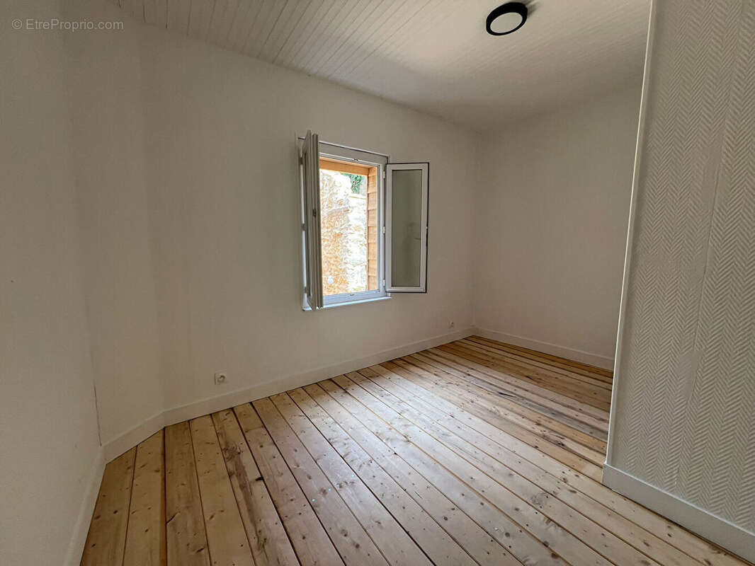 Maison 61 m² à Gencay  - photo 9