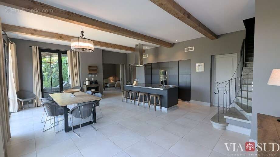 Appartement à PUISSALICON