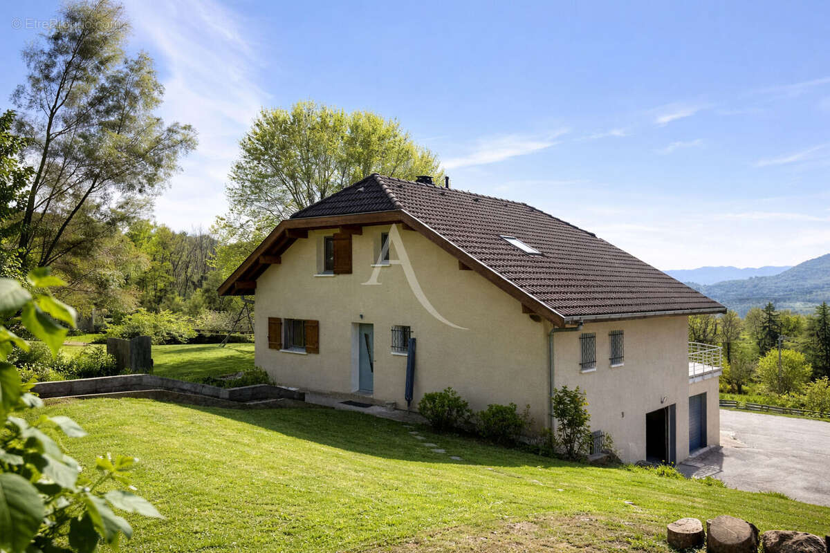 Maison à MINZIER