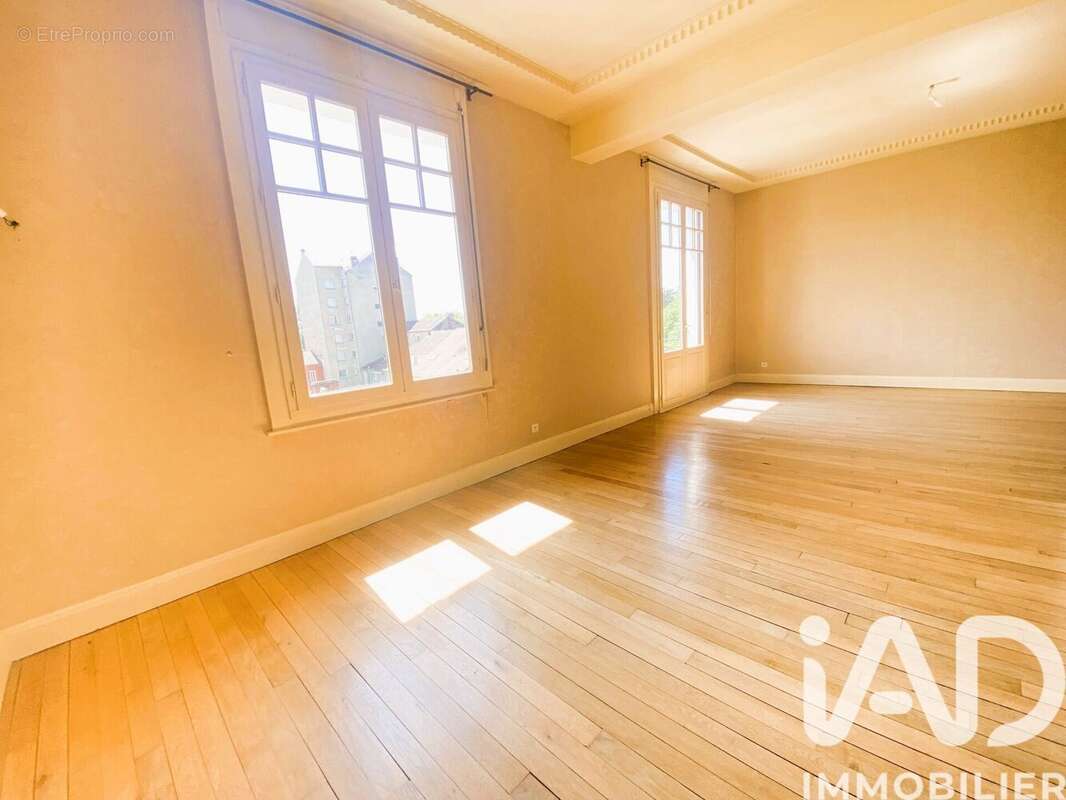 Appartement 112 m² à Vichy  - photo 4