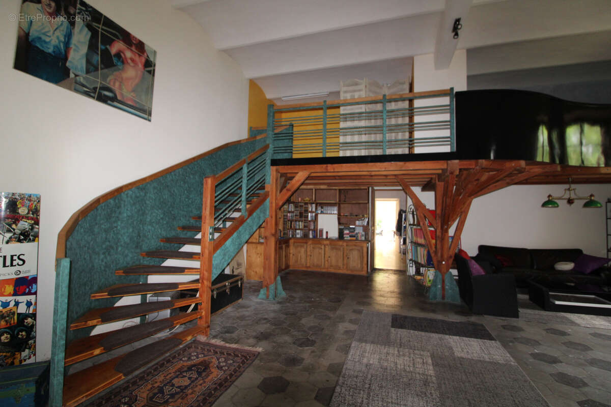 Maison de caractere d'un volume 333 m2  + dependance 86 m2. - photo 43