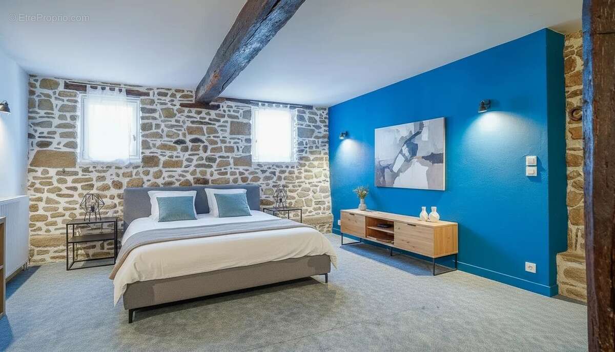 Maison à SAINT-ROMAIN-EN-JAREZ