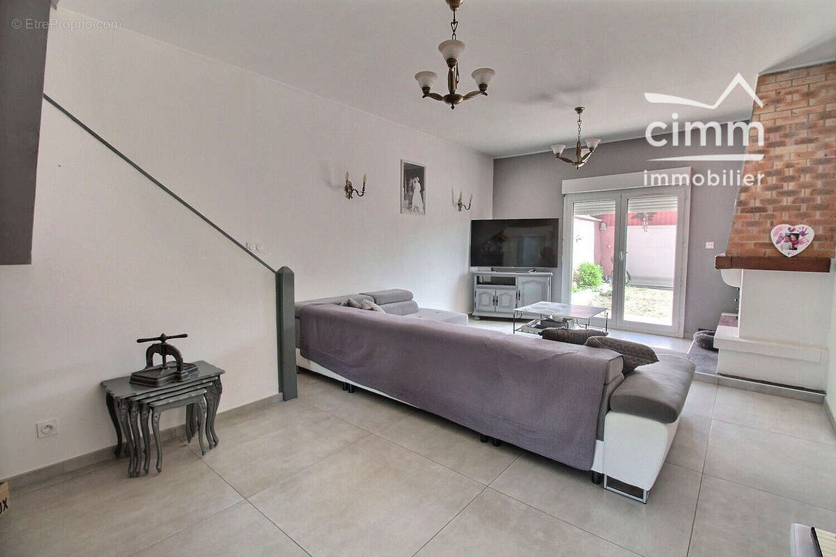 Maison 209 m² à La Cote-Saint-Andre  - photo 7