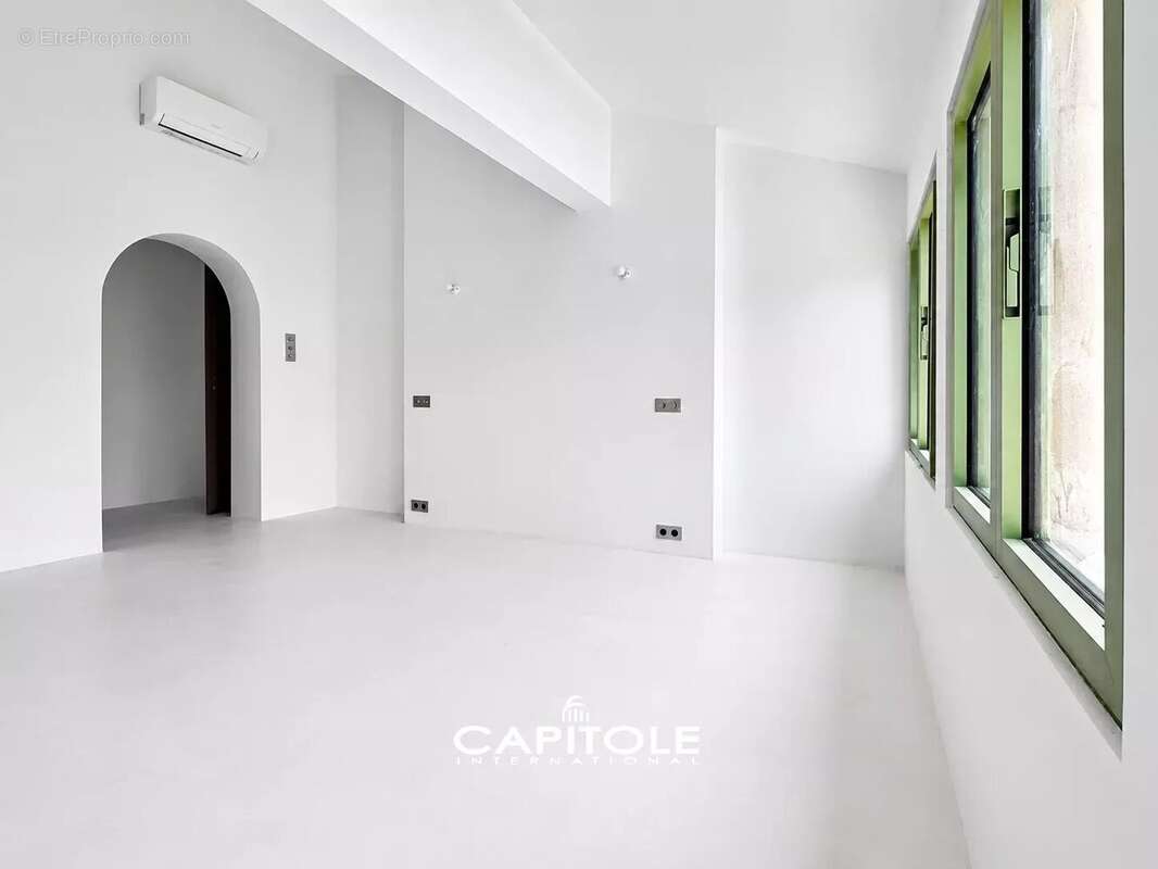 Antibes – villa d’exception rénovée avec vue mer  prestations ultra luxe - photo 17
