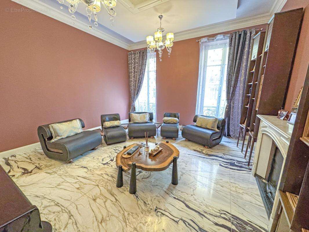 Bel appartement de caractère, 100 m², 3 chambres, Carré d’Or - photo 6