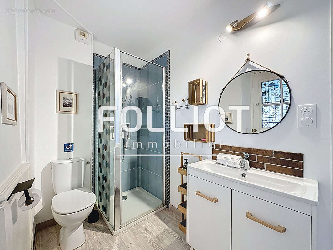 Maison à DONVILLE-LES-BAINS