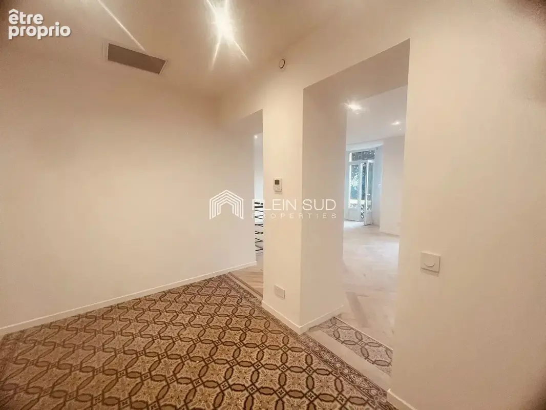 Cannes, superbe appartement 5 pièces. Immeuble Art deco - photo 10