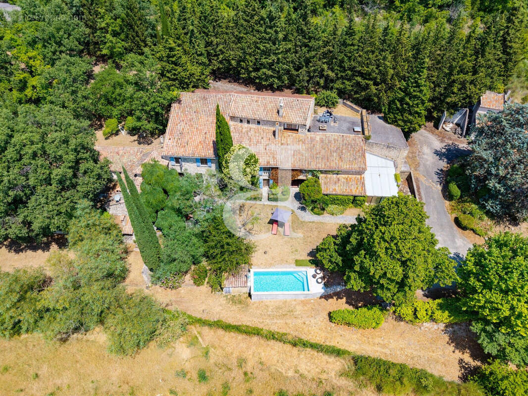 Maison à MONTELIMAR