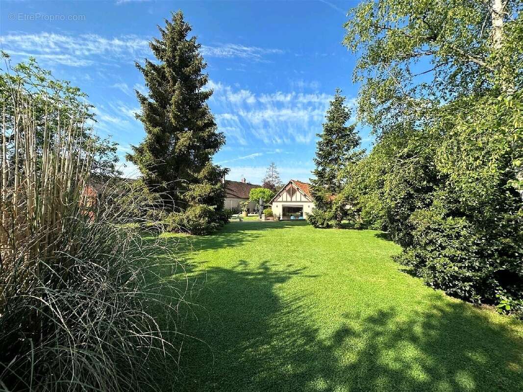 Maison à CHATEAUNEUF-EN-THYMERAIS