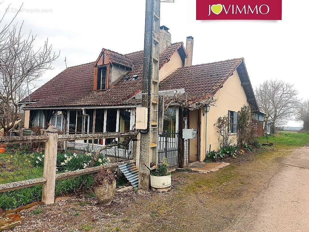 Maison à BRUERE-ALLICHAMPS