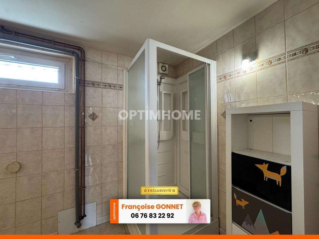 LONGERE de 215 m² - 6 pièces - 4 chambres - Piscine - 275 000 € - LAPAN - photo 14