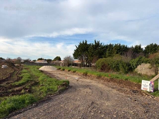 Terrain à LA TREMBLADE