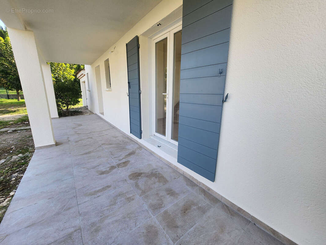 Maison à MORIERES-LES-AVIGNON