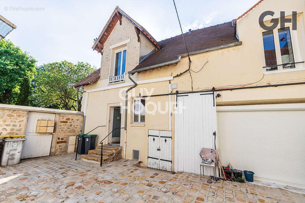 Appartement à CHARTRETTES