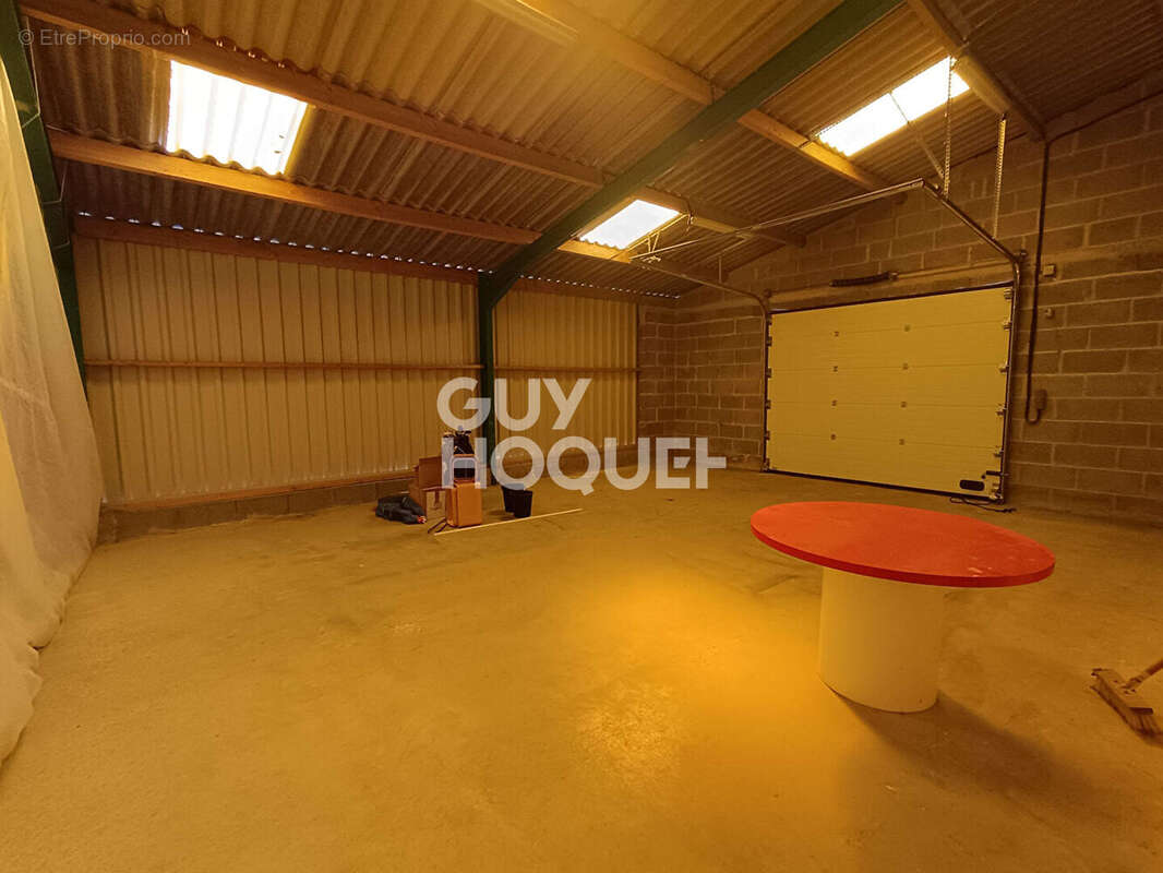 Commerce à MONTAUBAN-DE-BRETAGNE