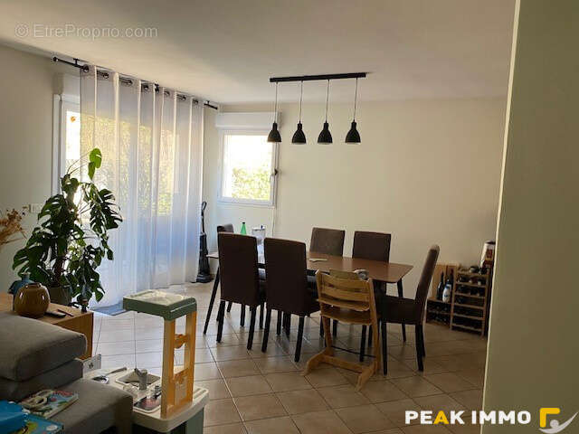 Appartement à CRANVES-SALES