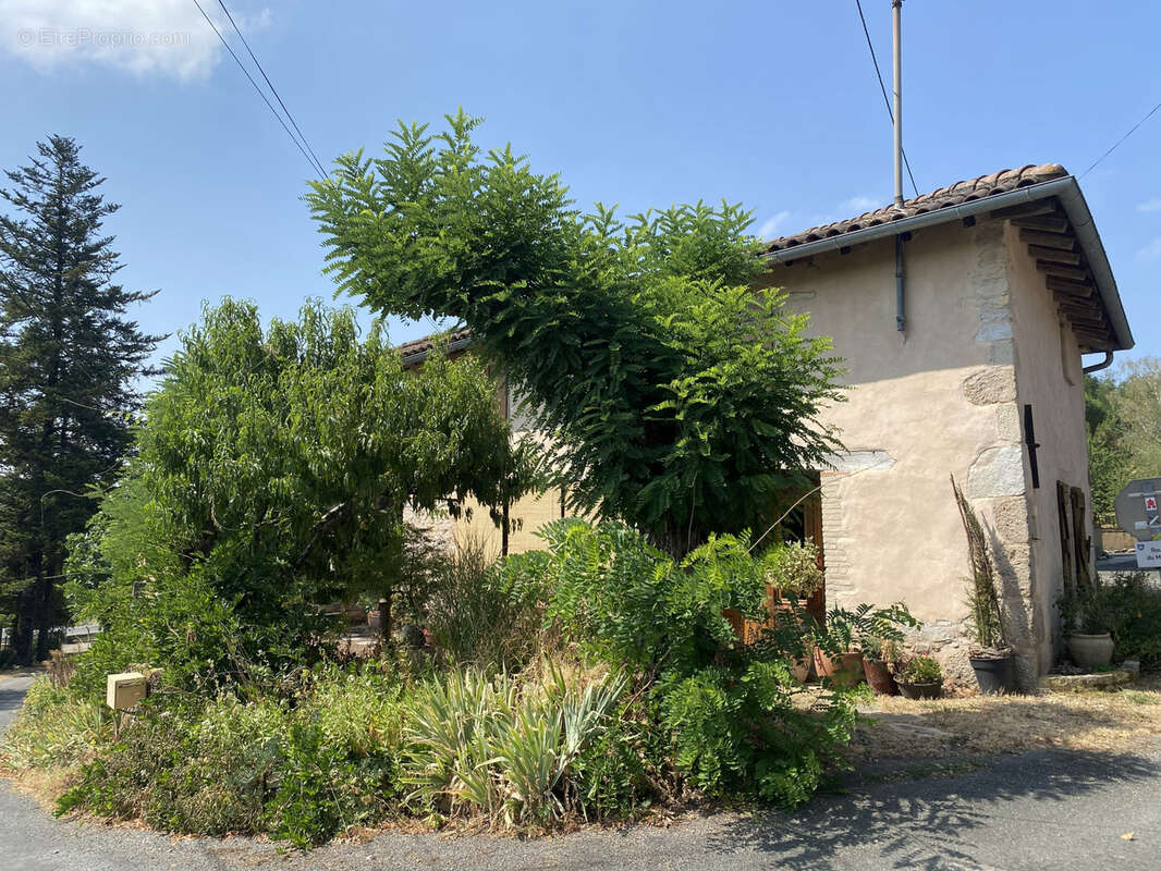 LACAPELLE   Coup de cœur - Ancienne forge rénovée avec jardin et terrasse couverte - photo 9