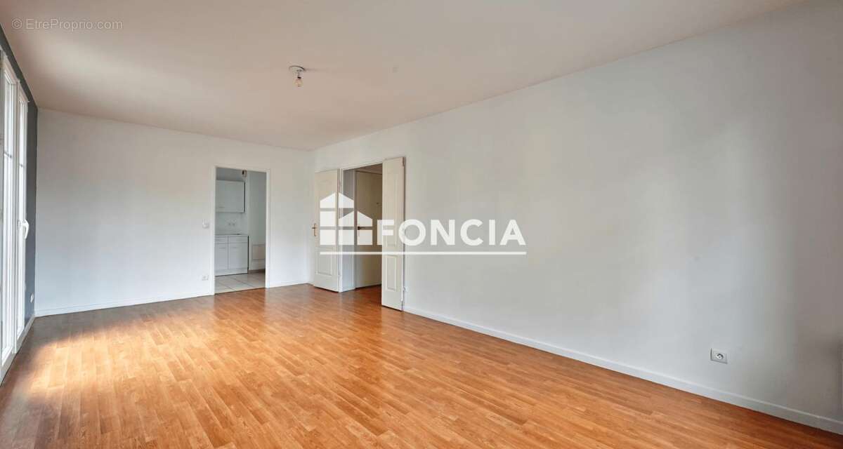 Appartement à VAUREAL