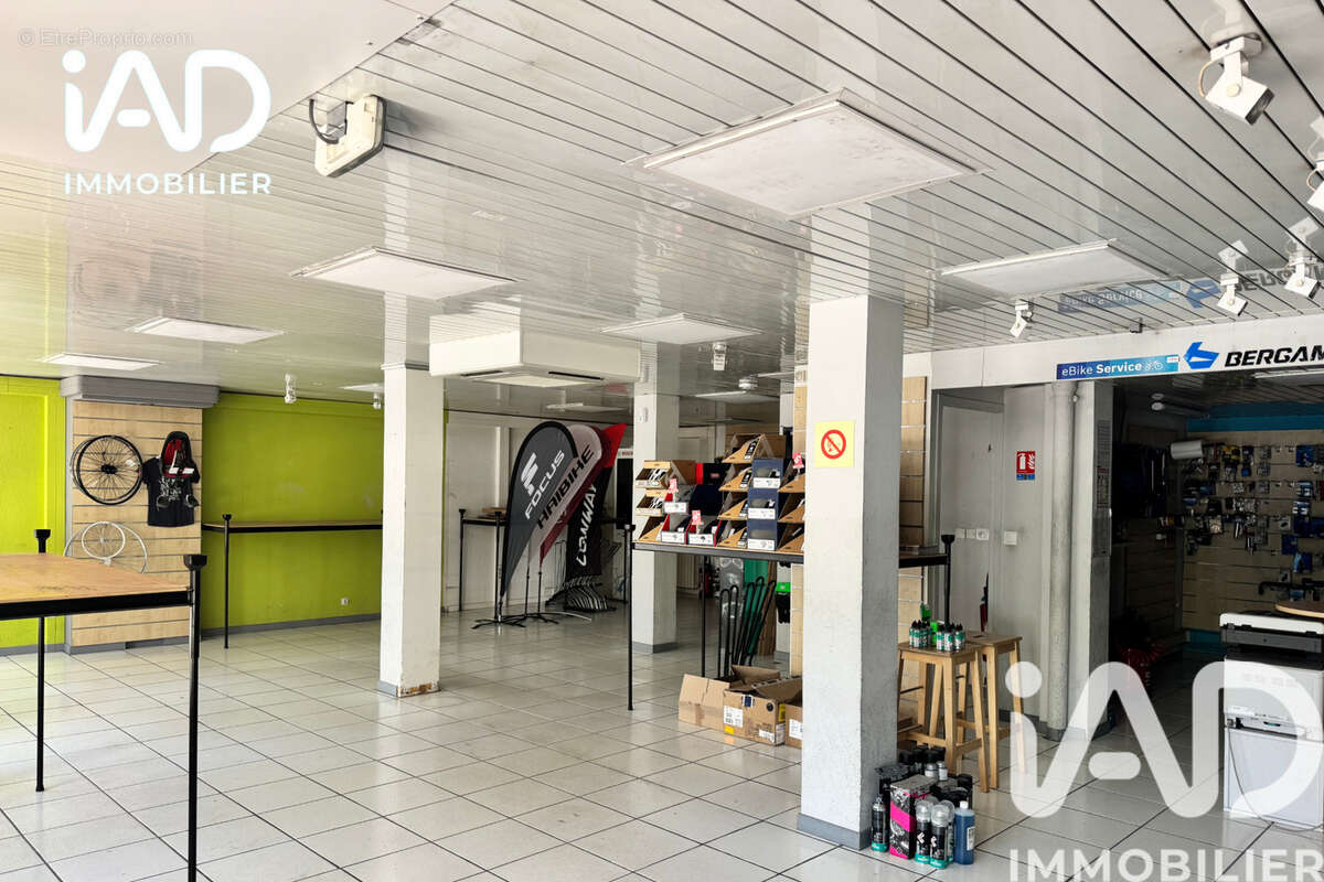 Photo 2 - Commerce à GAP