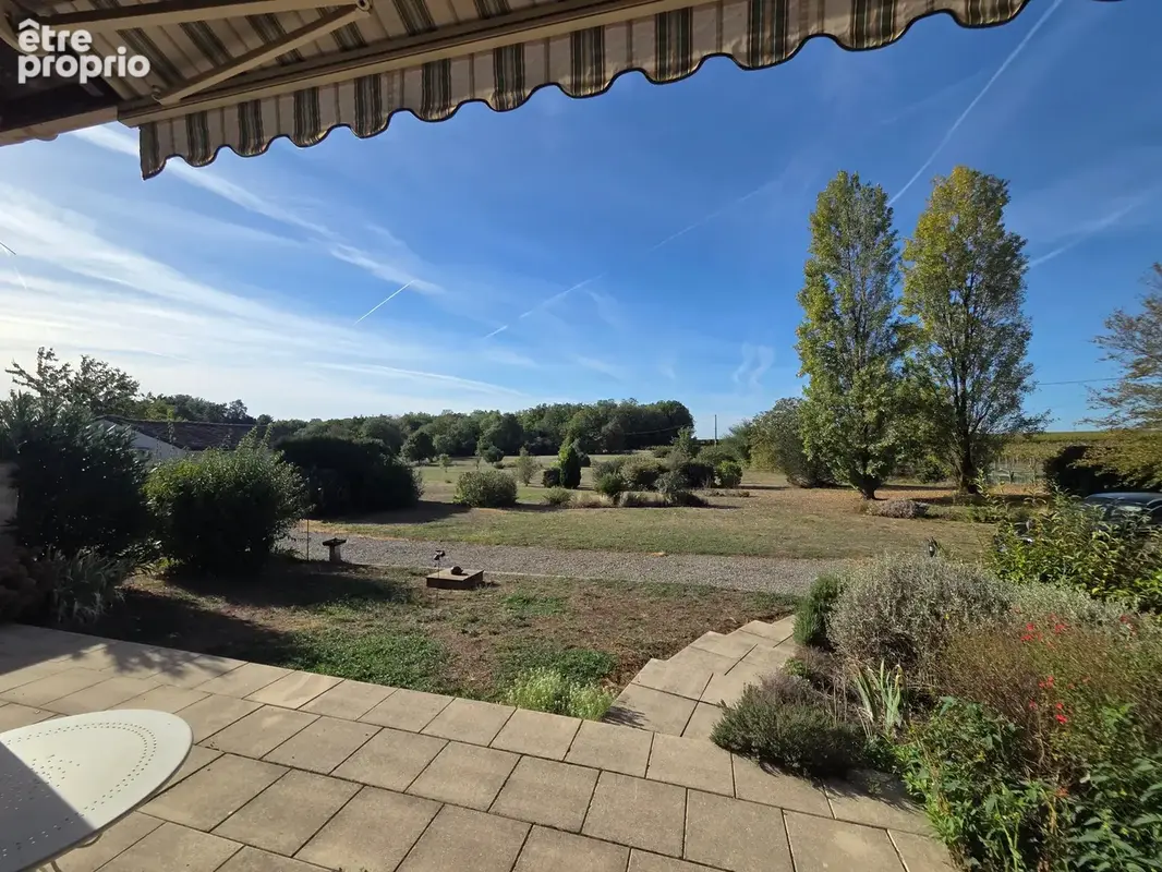 Maison 6 pièces 122 m² à vendre à Saint-Simeux (16120) - photo 6