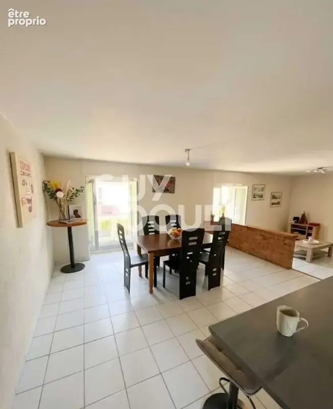 À vendre Local commercial  + Appartement en duplex, centre de Baud - photo 2