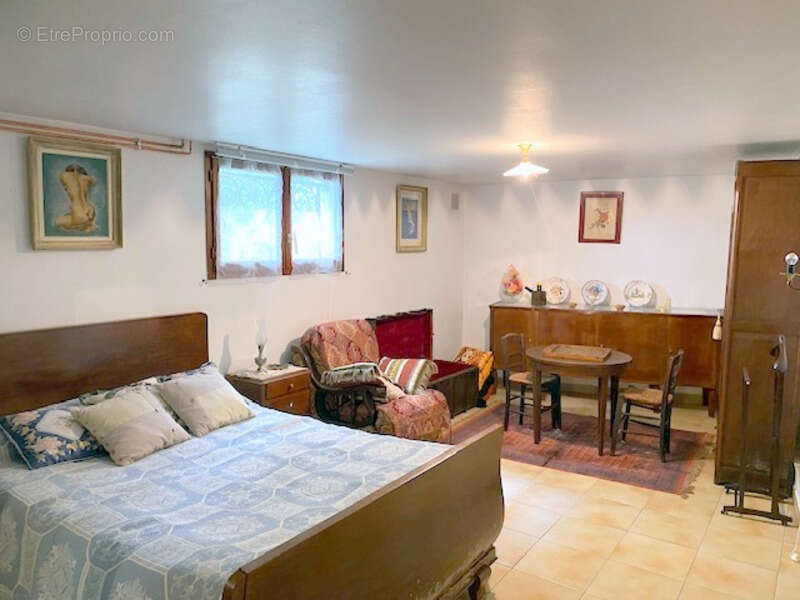 Maison à VILLENEUVE-L&#039;ARCHEVEQUE